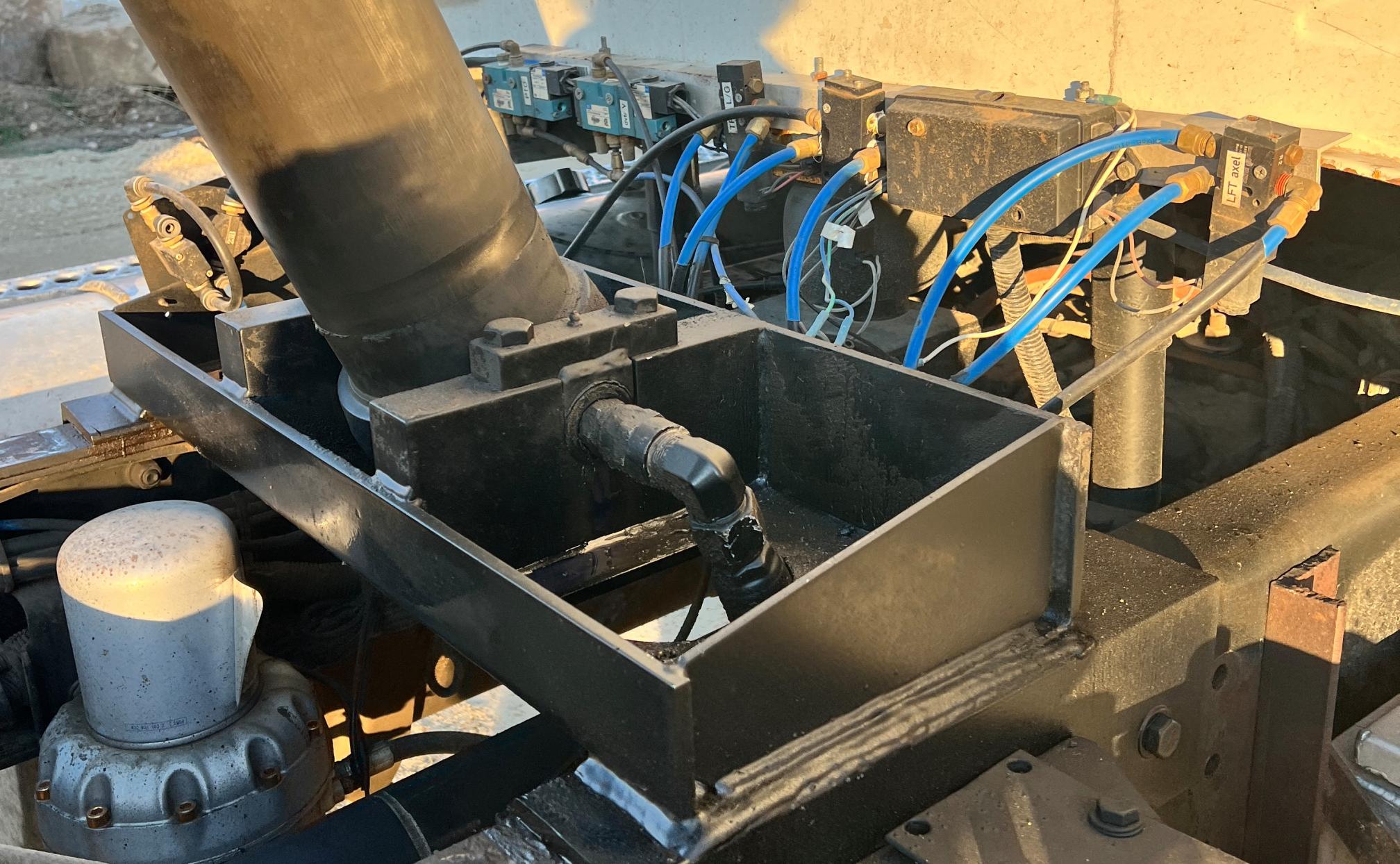 2019 WESTERN STAR W4900 - Image 60