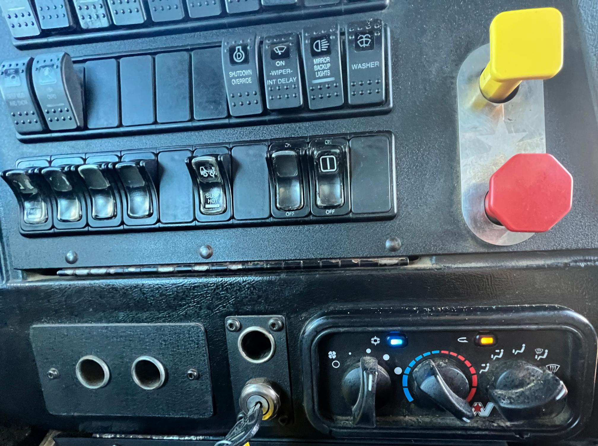 2019 WESTERN STAR W4900 - Image 46