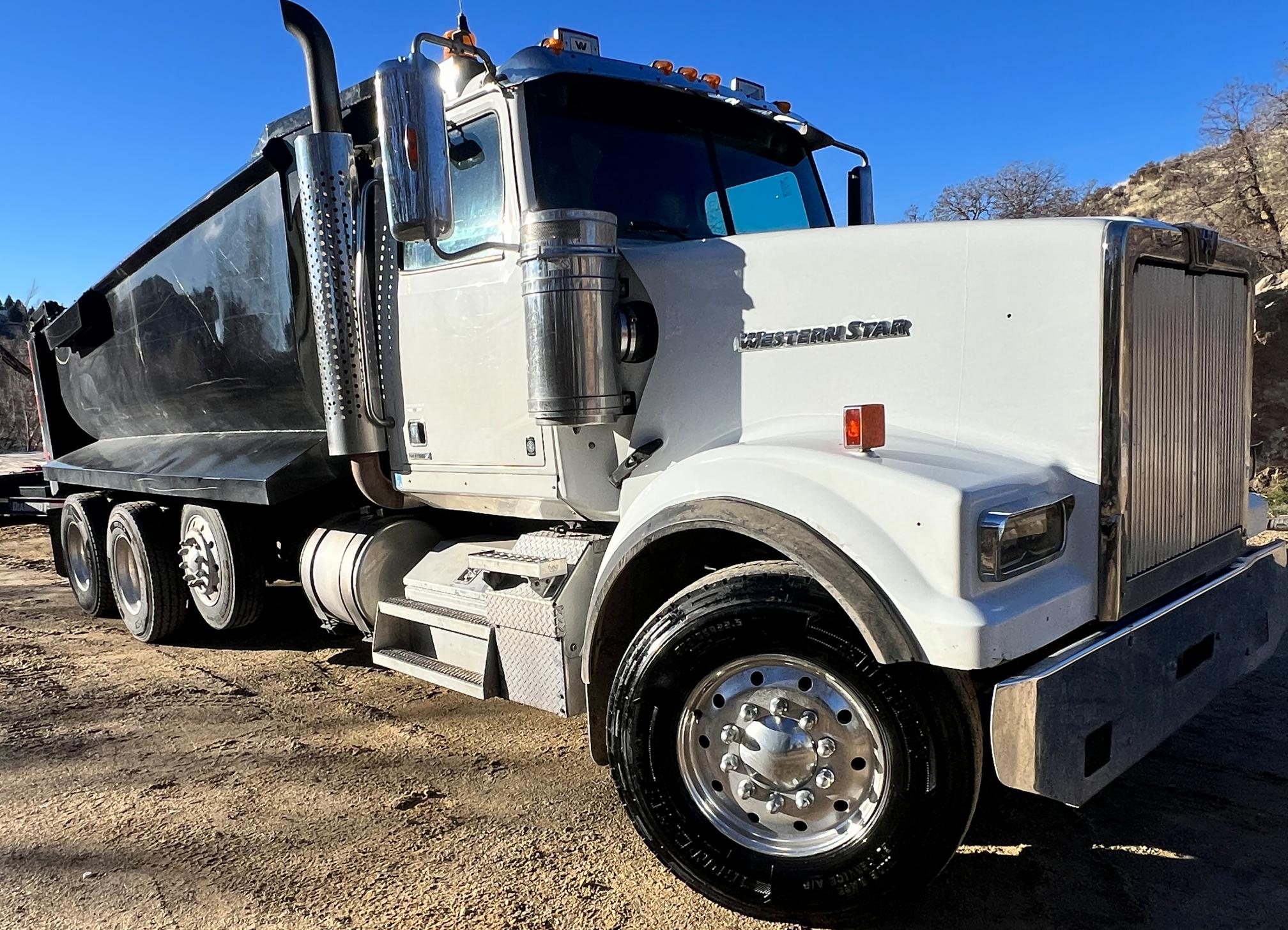 2019 WESTERN STAR W4900 - view 15 of 93