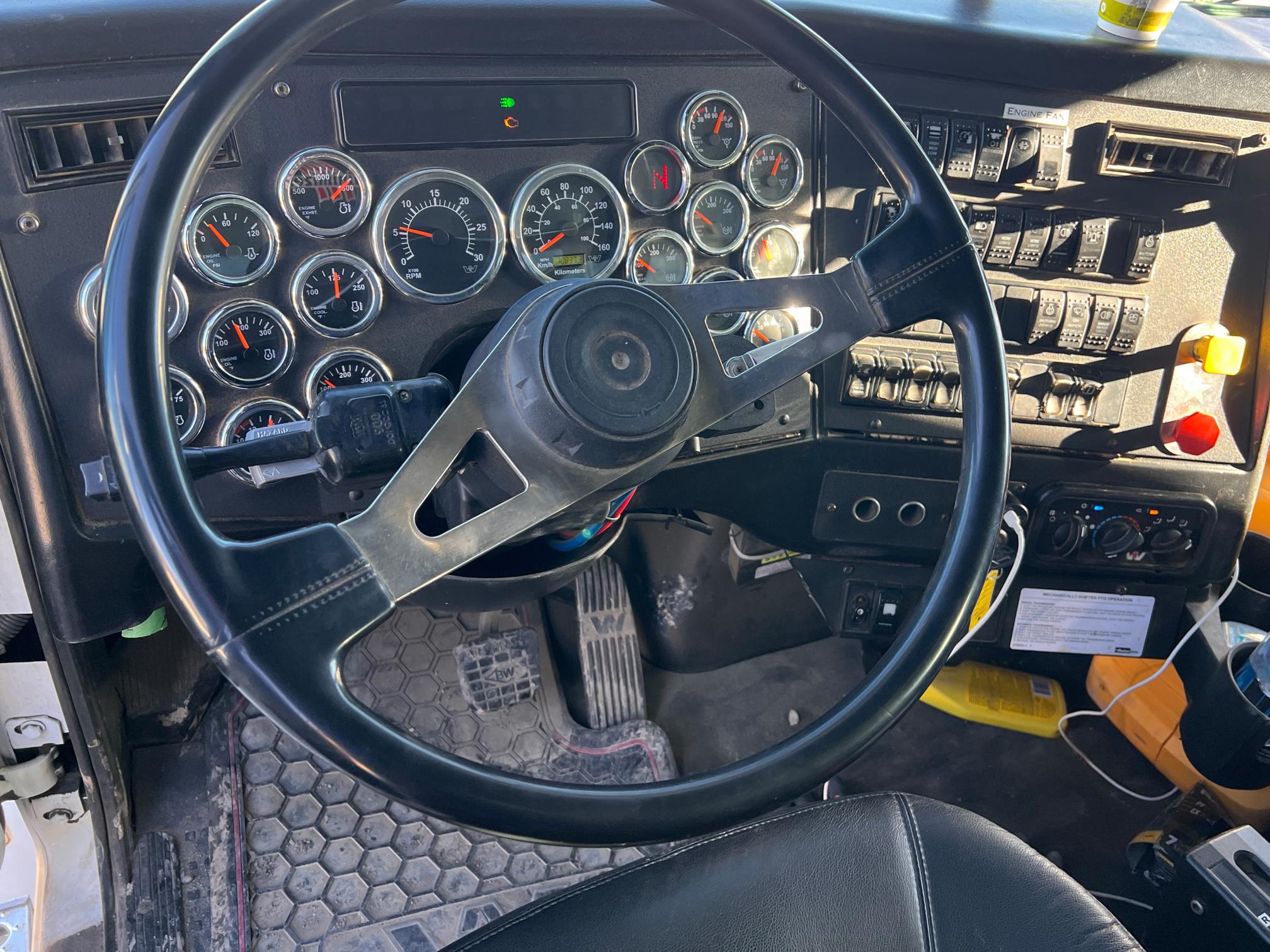 2019 WESTERN STAR W4900 - Image 28