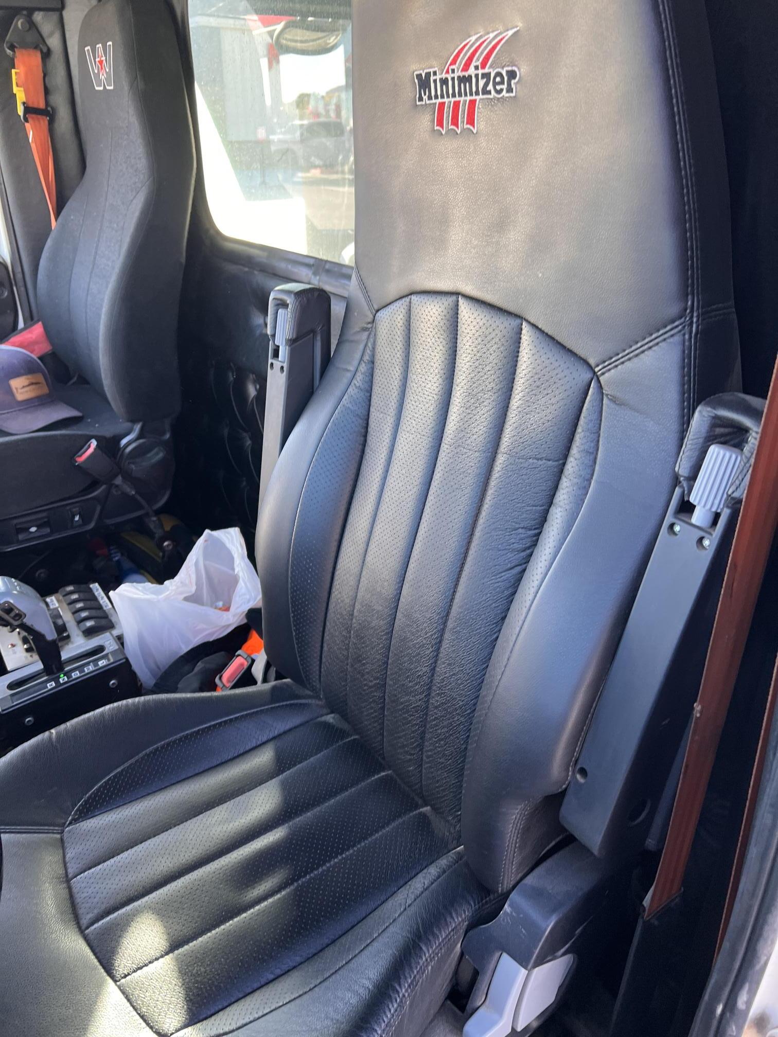 2019 WESTERN STAR W4900 - Image 25