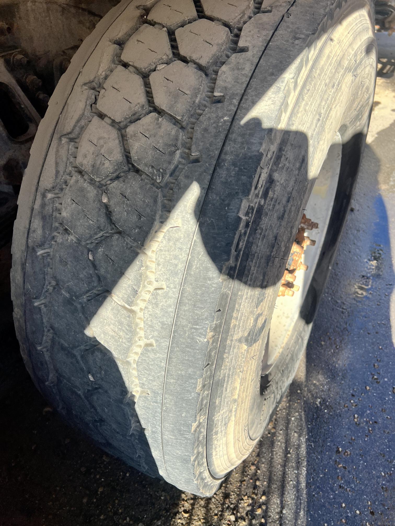 2007 STERLING L7500 Water Truck - Image 71