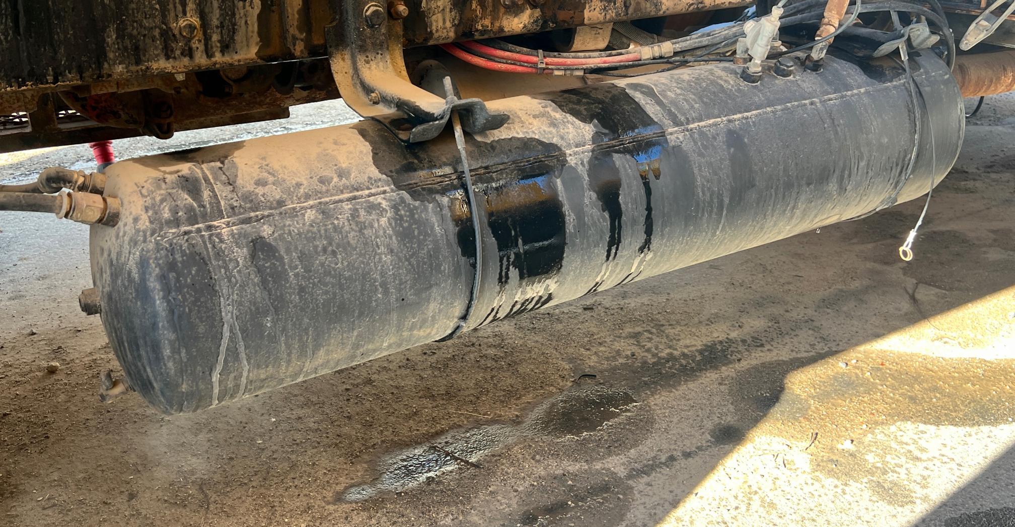 2007 STERLING L7500 Water Truck - Image 75