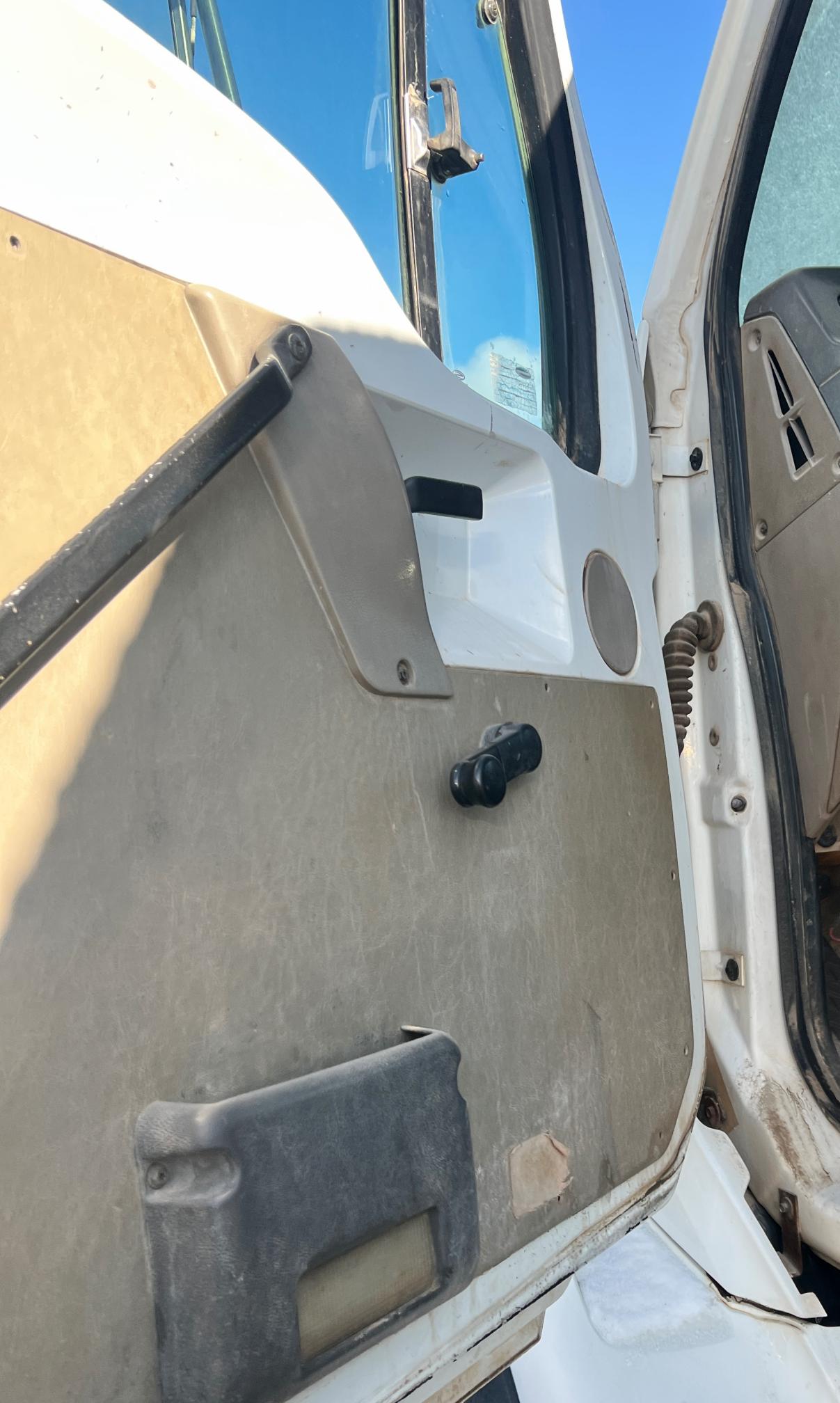 2007 STERLING L7500 Water Truck - Image 21