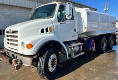 2007 STERLING L7500 Water Truck - Image 4