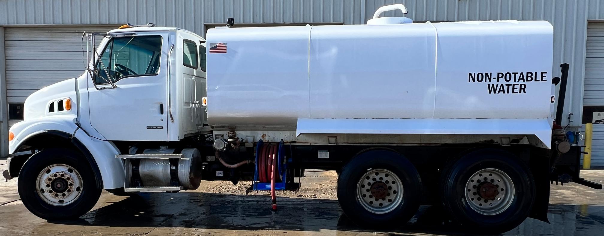 2007 STERLING L7500 Water Truck - Image 6