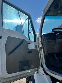 2007 STERLING L7500 Water Truck - Image 20