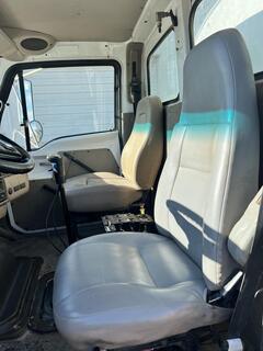 2007 STERLING L7500 Water Truck - Image 23