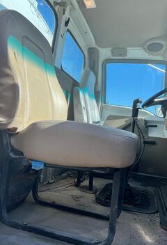 2007 STERLING L7500 Water Truck - Image 37