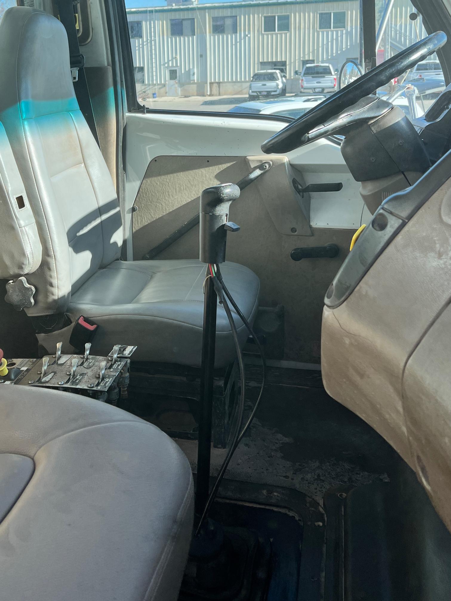 2007 STERLING L7500 Water Truck - Image 39