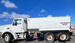 2007 STERLING L7500 Water Truck - Image 2