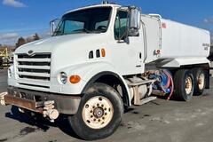 2007 STERLING L7500 Water Truck - Image 1