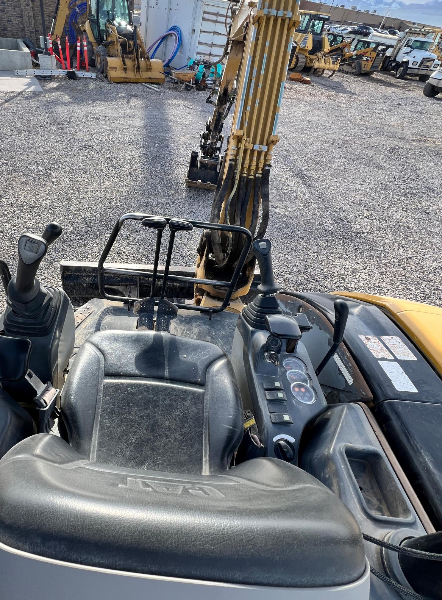 2004 CATERPILLAR 305Cr - view 15 of 33