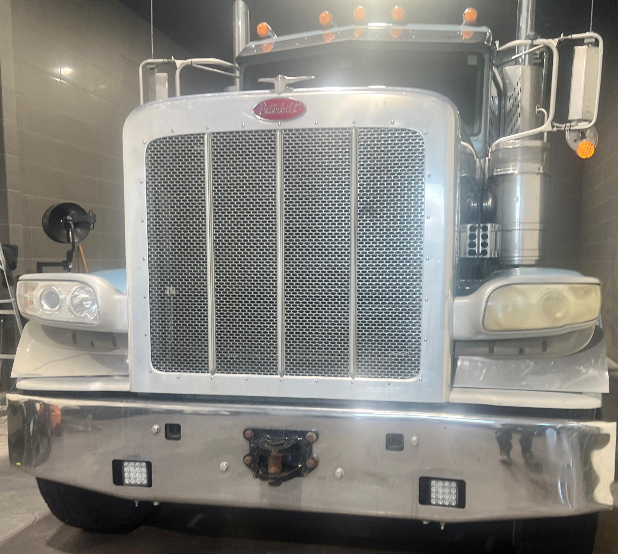 2012 PETERBILT 388 Dump truck - Image 3