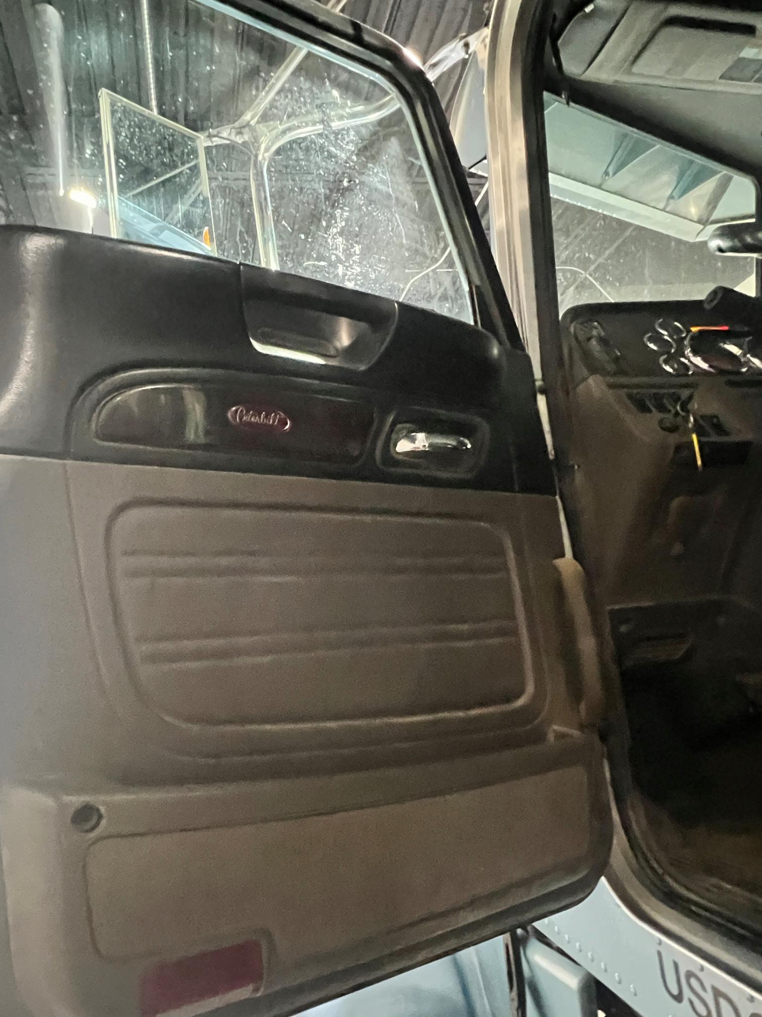 2012 PETERBILT 388 Dump truck - Image 11