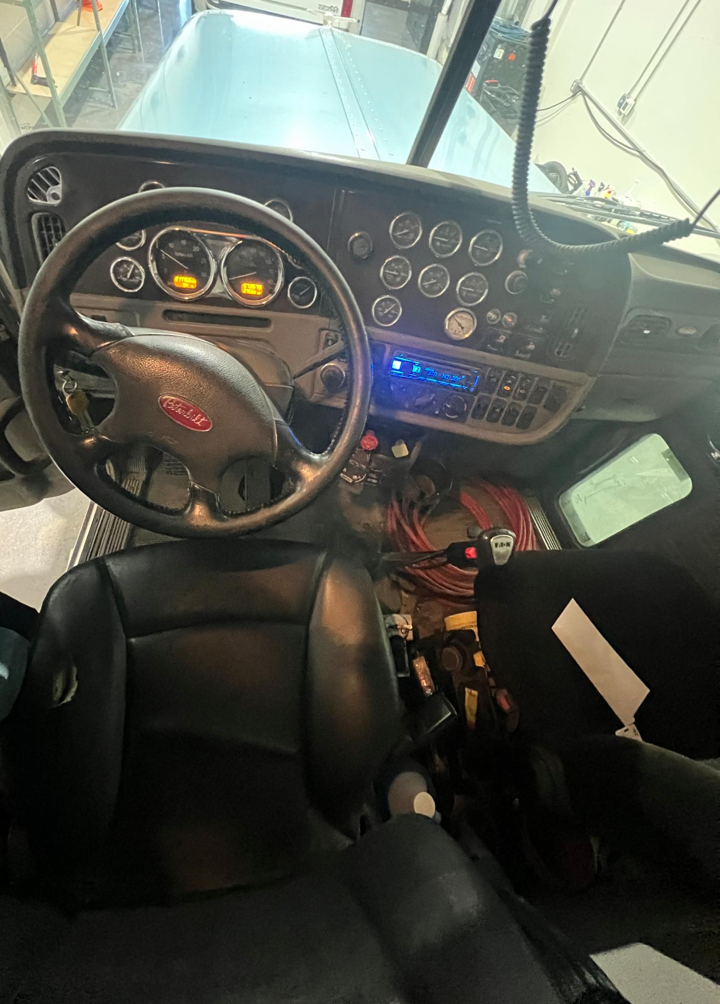 2012 PETERBILT 388 Dump truck - Image 19