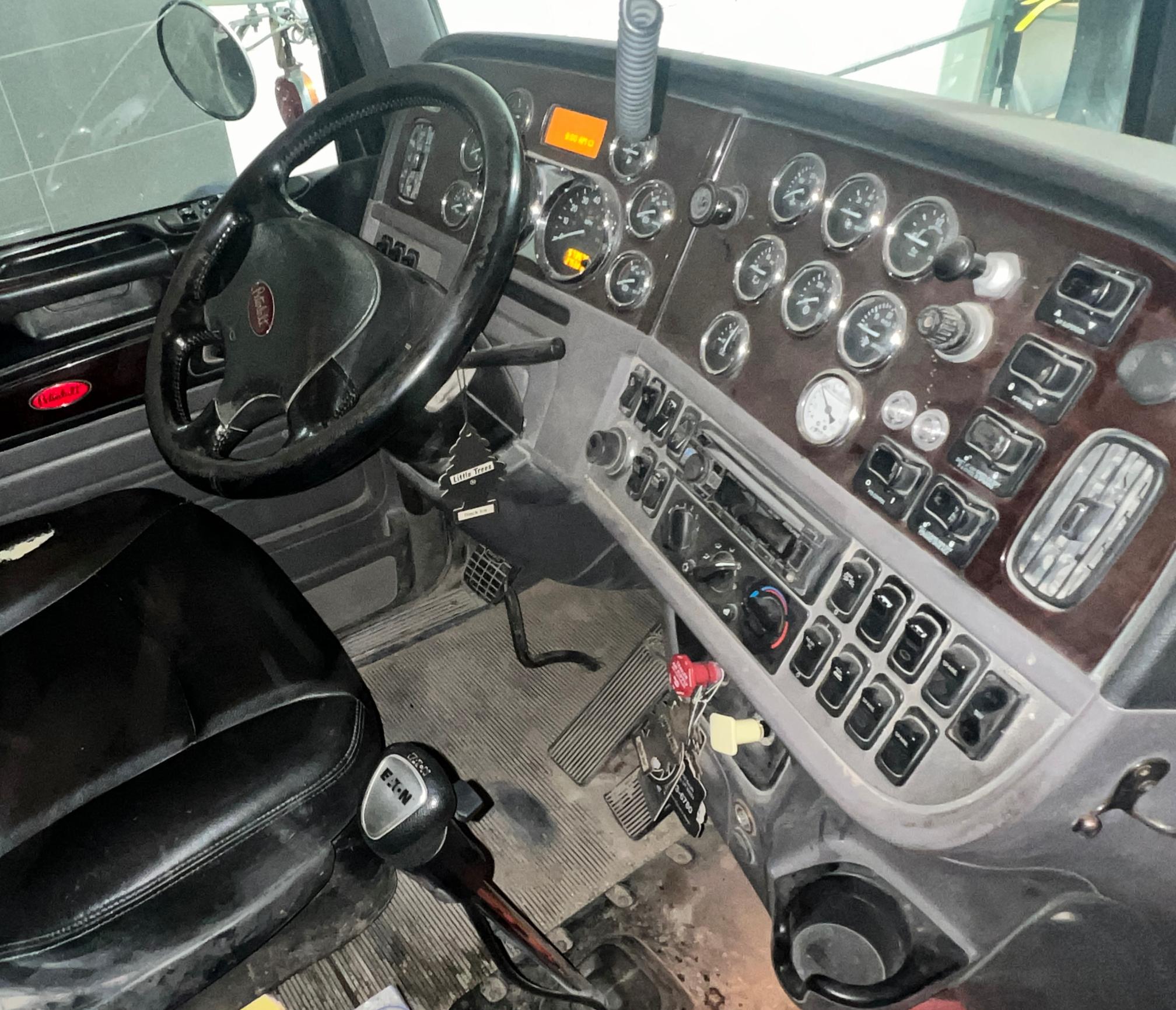 2012 PETERBILT 388 Dump truck - Image 29