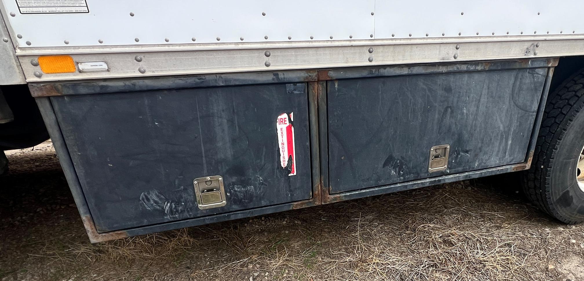 2004 FORD F650 SD - Image 16