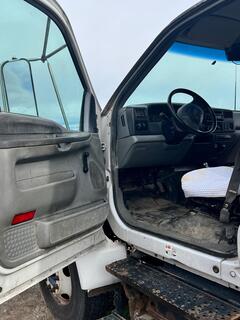 2004 FORD F650 SD - Image 32