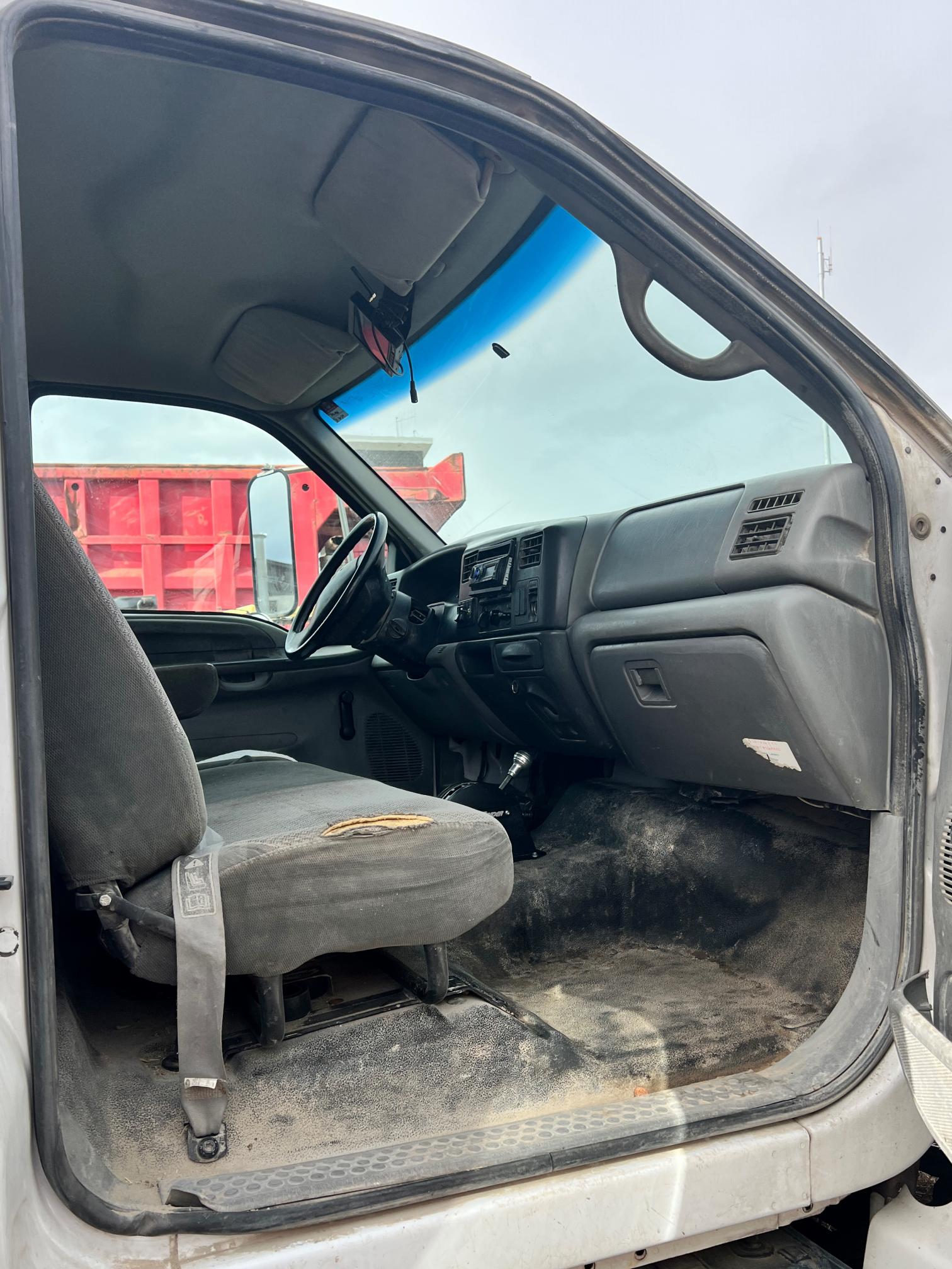 2004 FORD F650 SD - Image 45