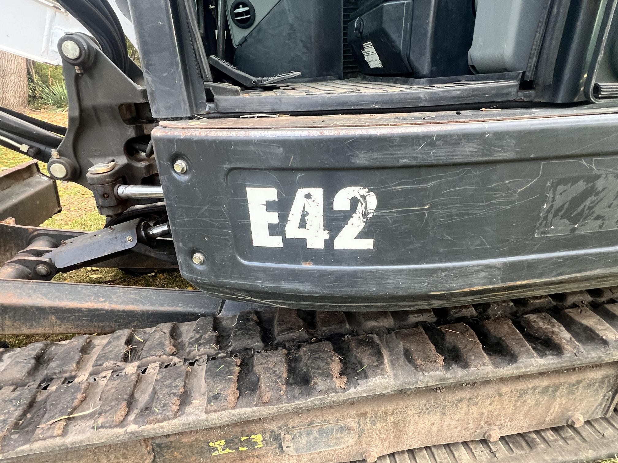 2015 BOBCAT e42 - Image 17