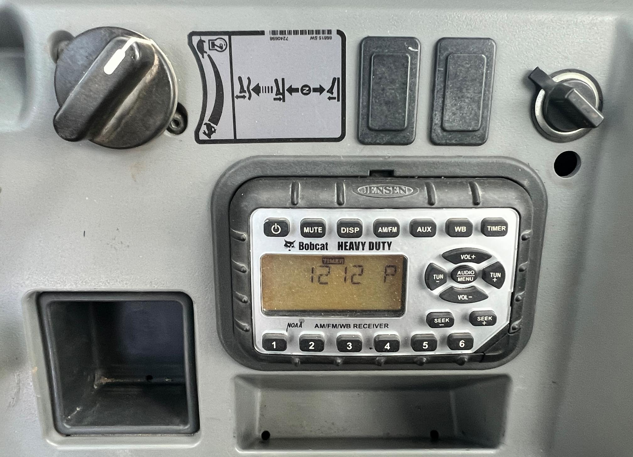 2015 BOBCAT e42 - Image 24