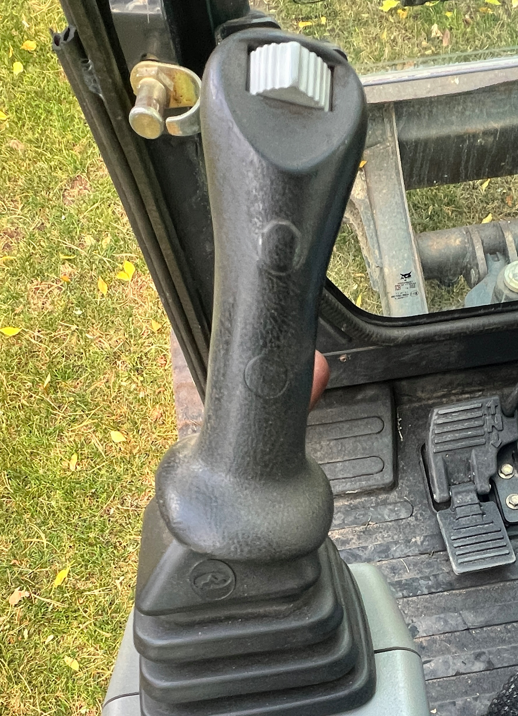 2015 BOBCAT e42 - Image 27