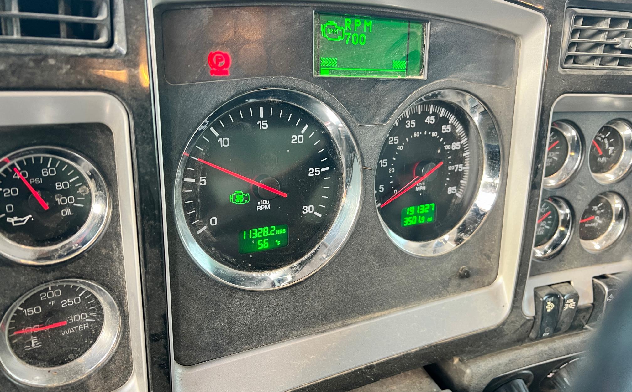 2013 KENWORTH t800 - Image 19