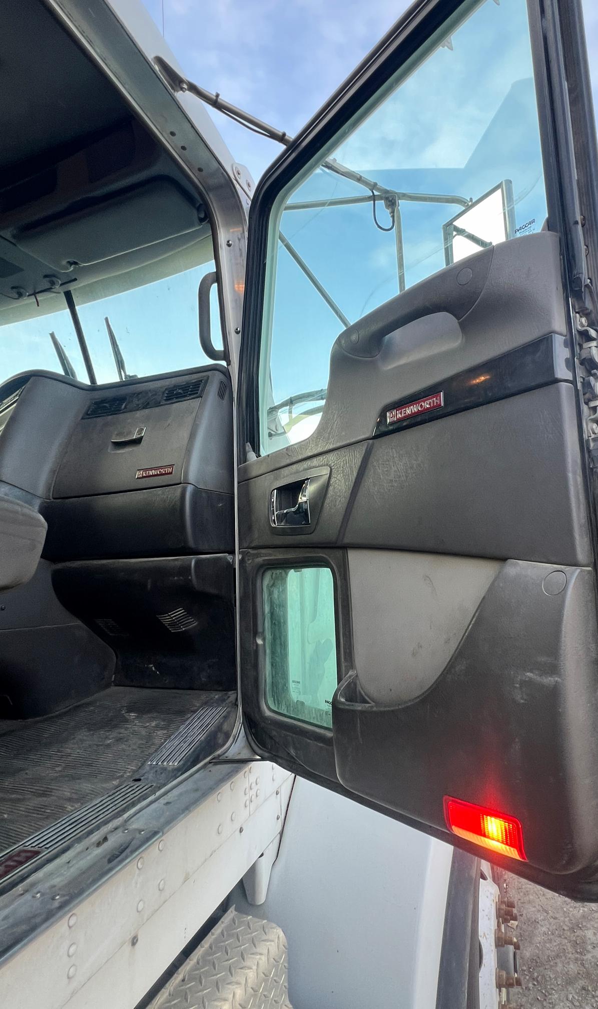 2013 KENWORTH t800 - Image 20