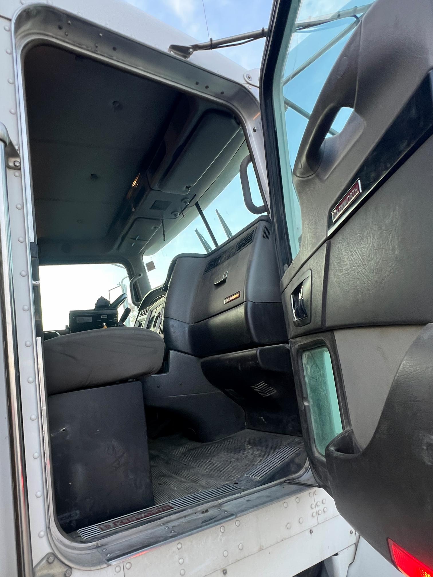 2013 KENWORTH t800 - Image 21