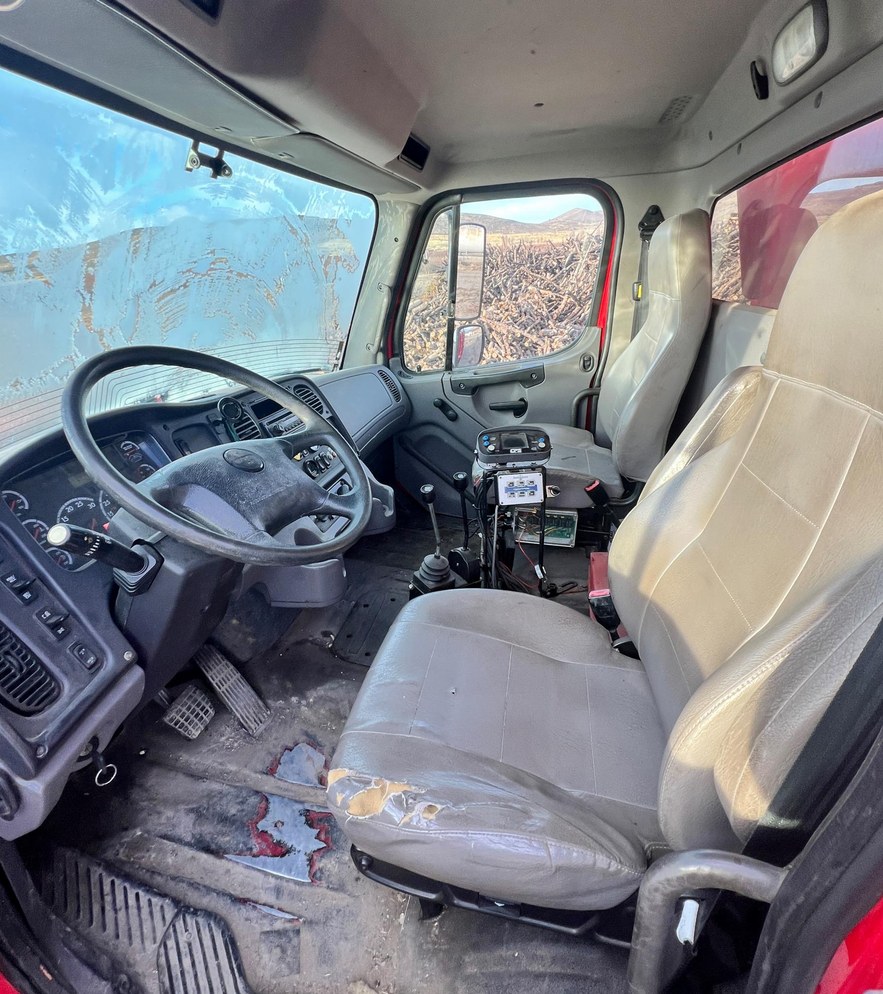 2014 FREIGHTLINER 108 SD Dump Truck - Image 16