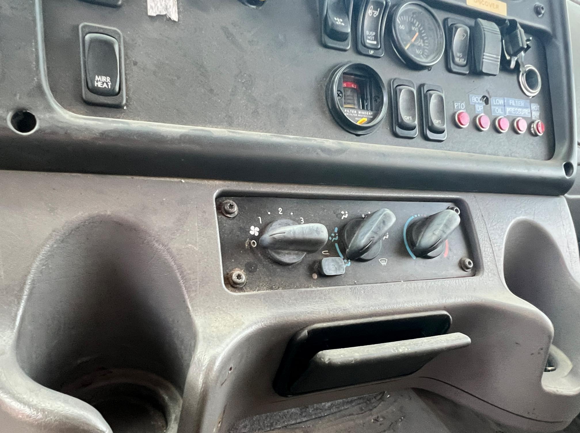 2014 FREIGHTLINER 108 SD Dump Truck - Image 26