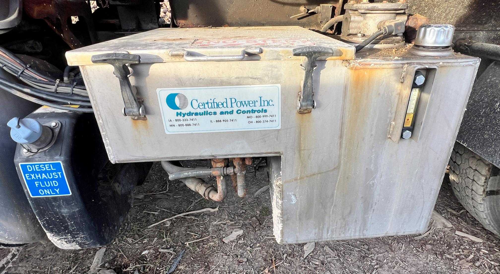 2013 FREIGHTLINER 108SD Dump Truck - view 17 of 52