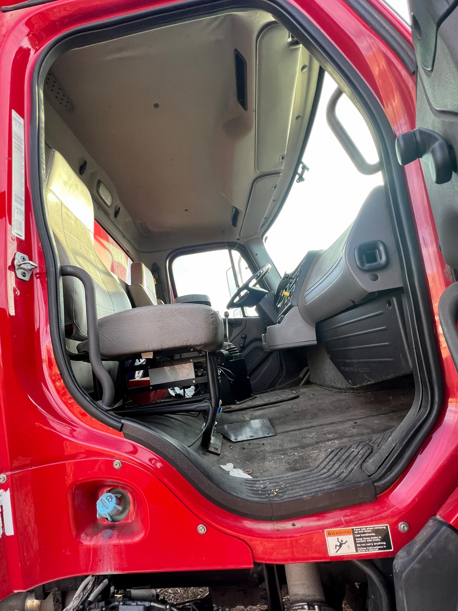 2014 FREIGHTLINER 108 SD Dump Truck - Image 28