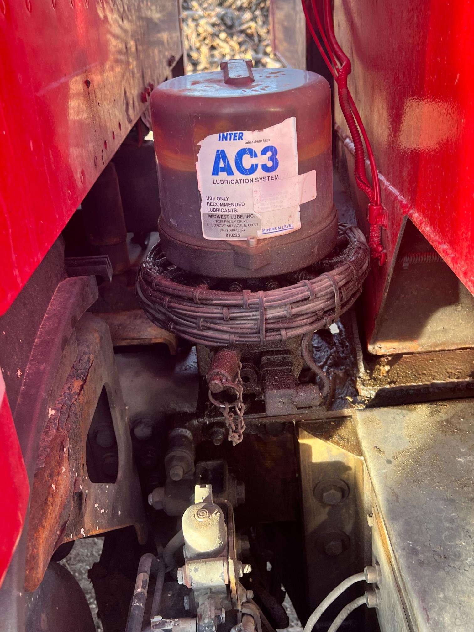 2013 FREIGHTLINER 108SD Dump Truck - view 16 of 52