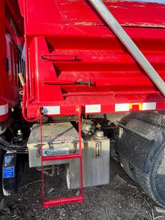 2014 FREIGHTLINER 108 SD Dump Truck - Image 27