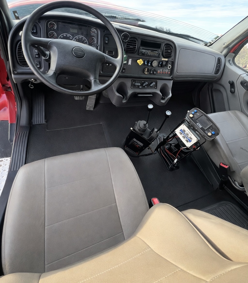 2013 FREIGHTLINER 108SD Dump Truck - view 13 of 52