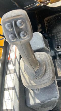 2014 JOHN DEERE 329E - Image 10