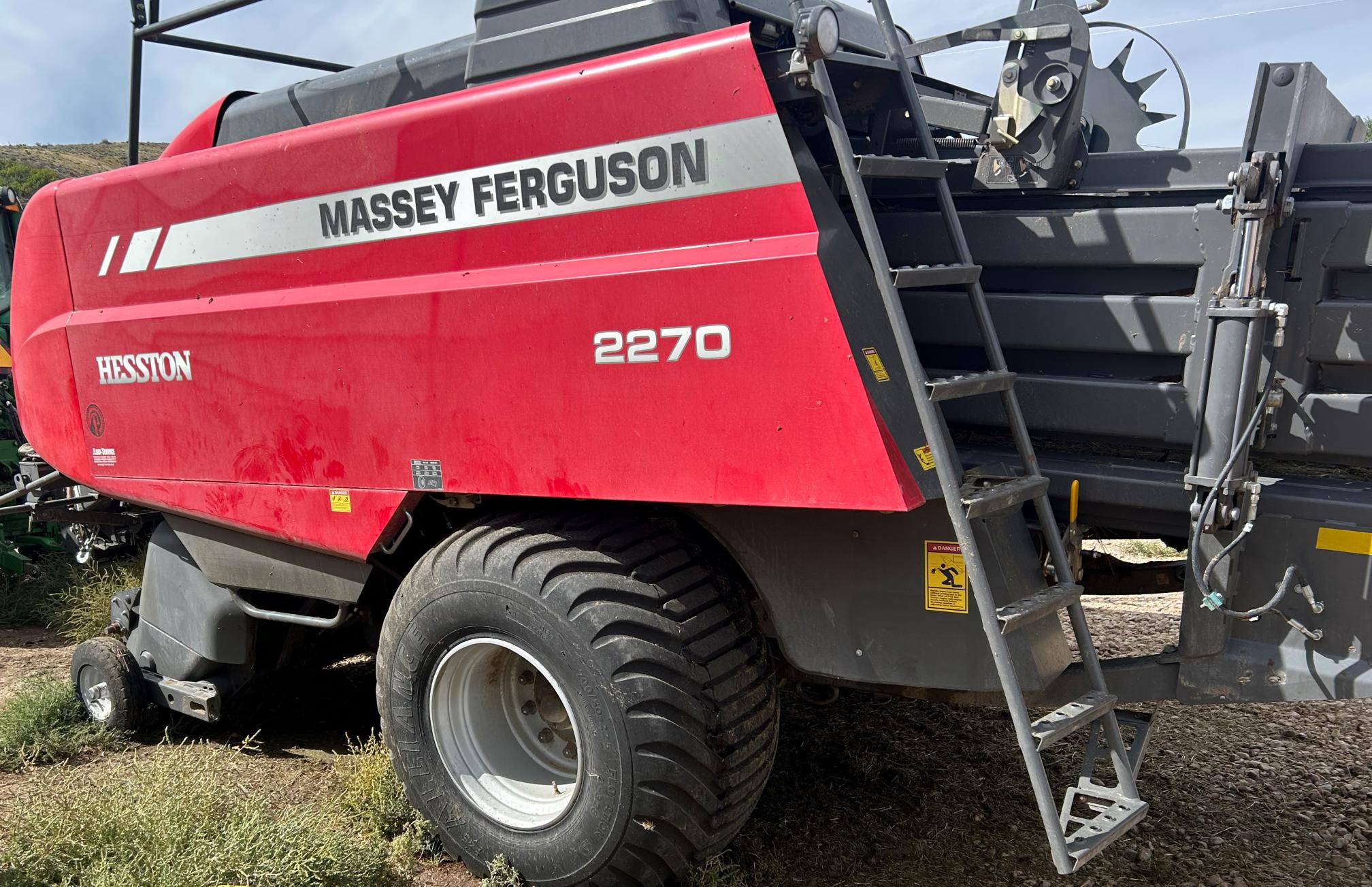 2018 MASSEY FERGUSON 2270 Hesston - Image 8