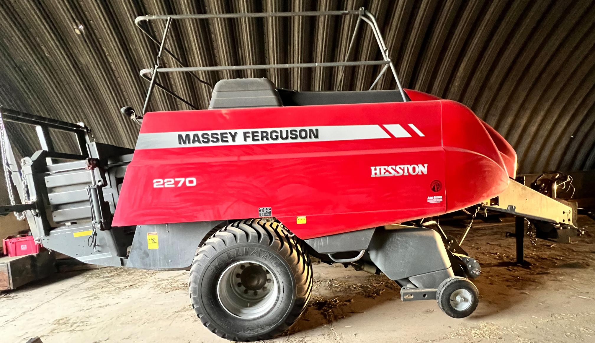 2018 MASSEY FERGUSON 2270 Hesston - view 4 of 32