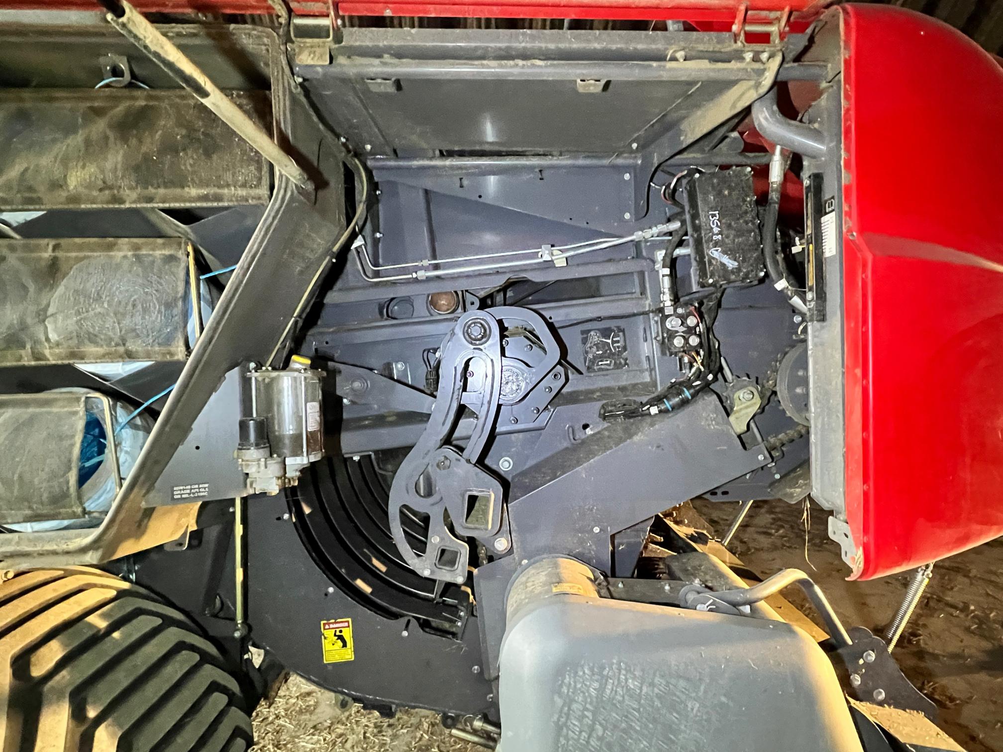 2018 MASSEY FERGUSON 2270 Hesston - Image 14