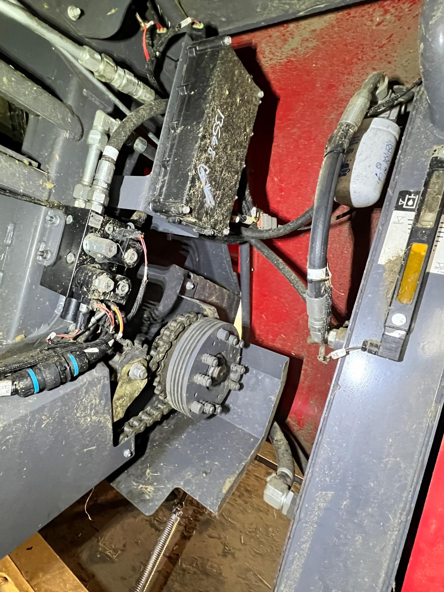 2018 MASSEY FERGUSON 2270 Hesston - view 15 of 32