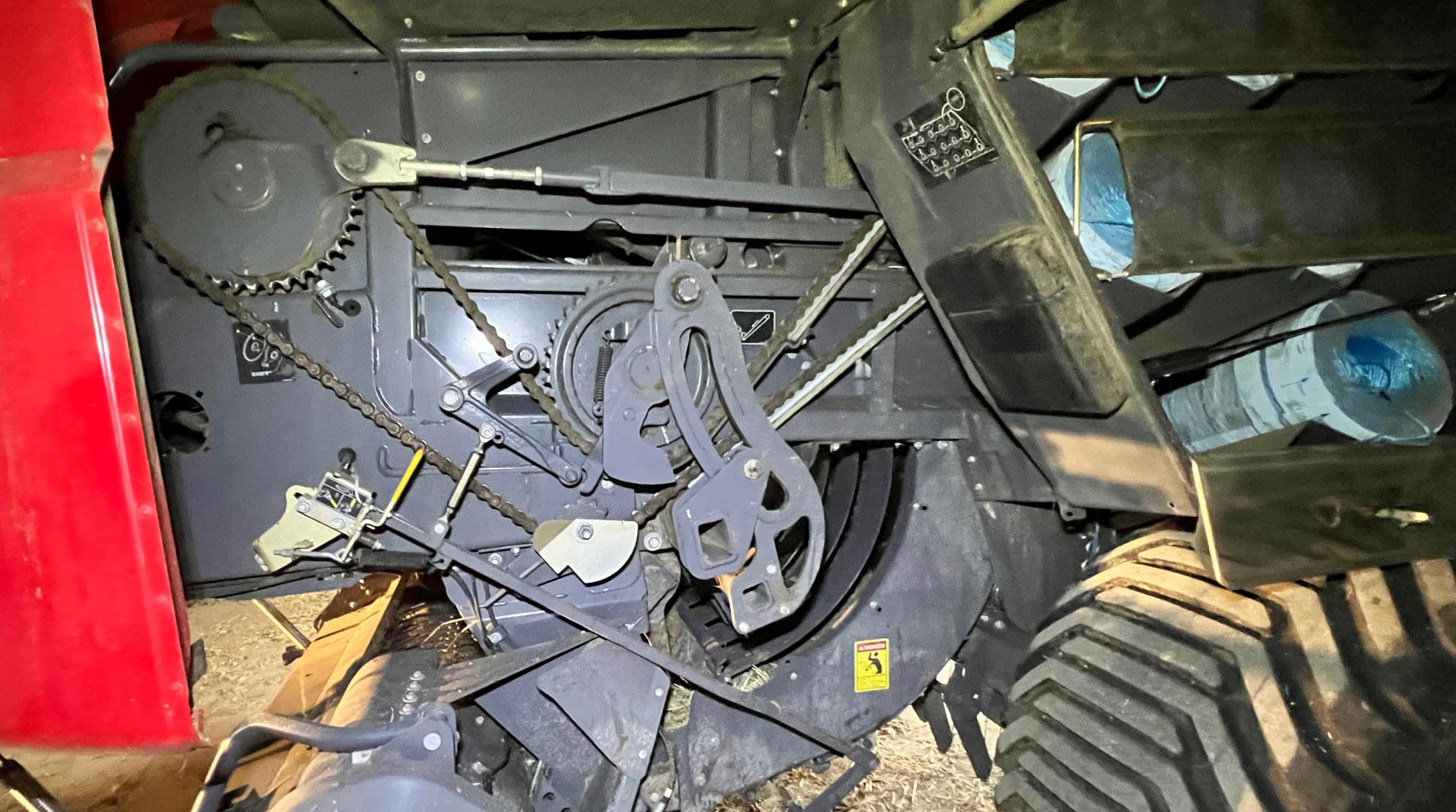 2018 MASSEY FERGUSON 2270 Hesston - Image 22