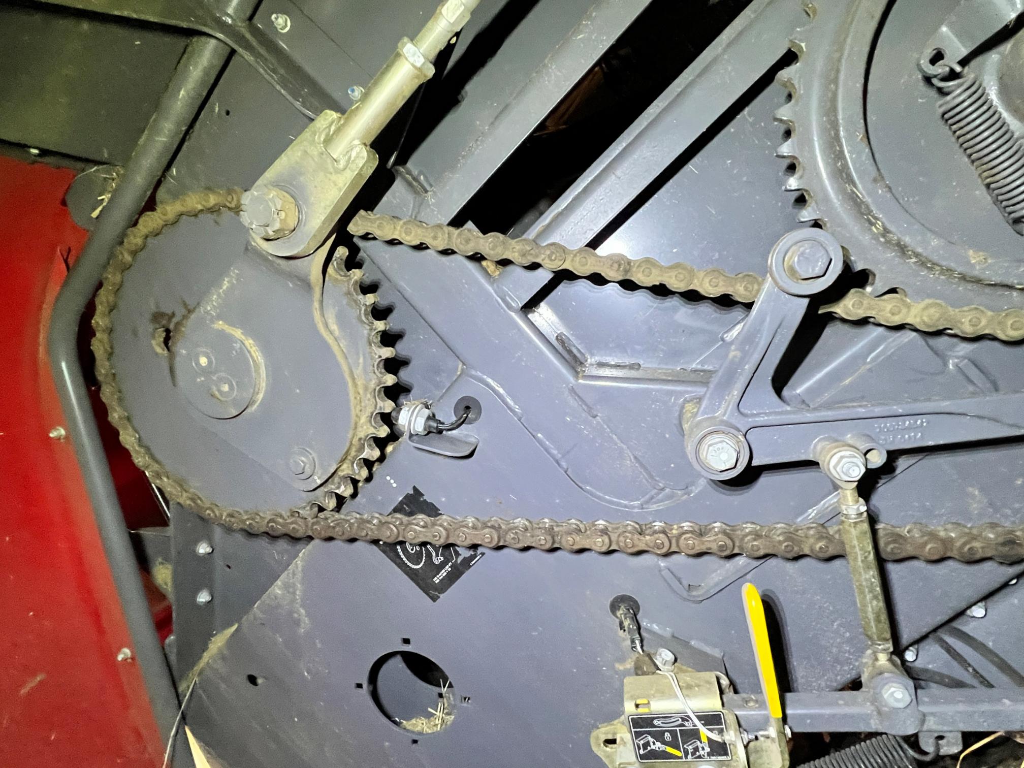 2018 MASSEY FERGUSON 2270 Hesston - Image 23