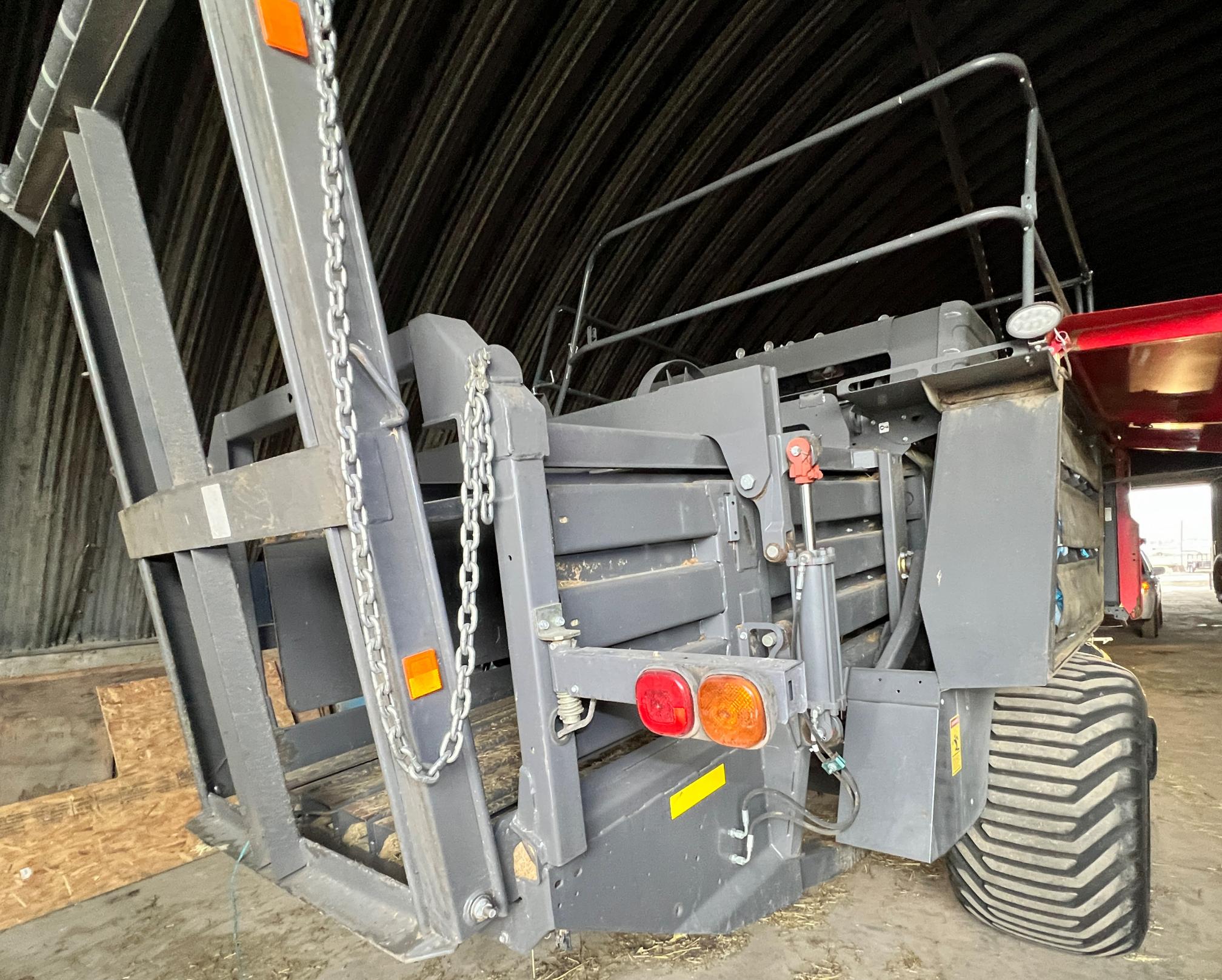 2018 MASSEY FERGUSON 2270 Hesston - view 10 of 32