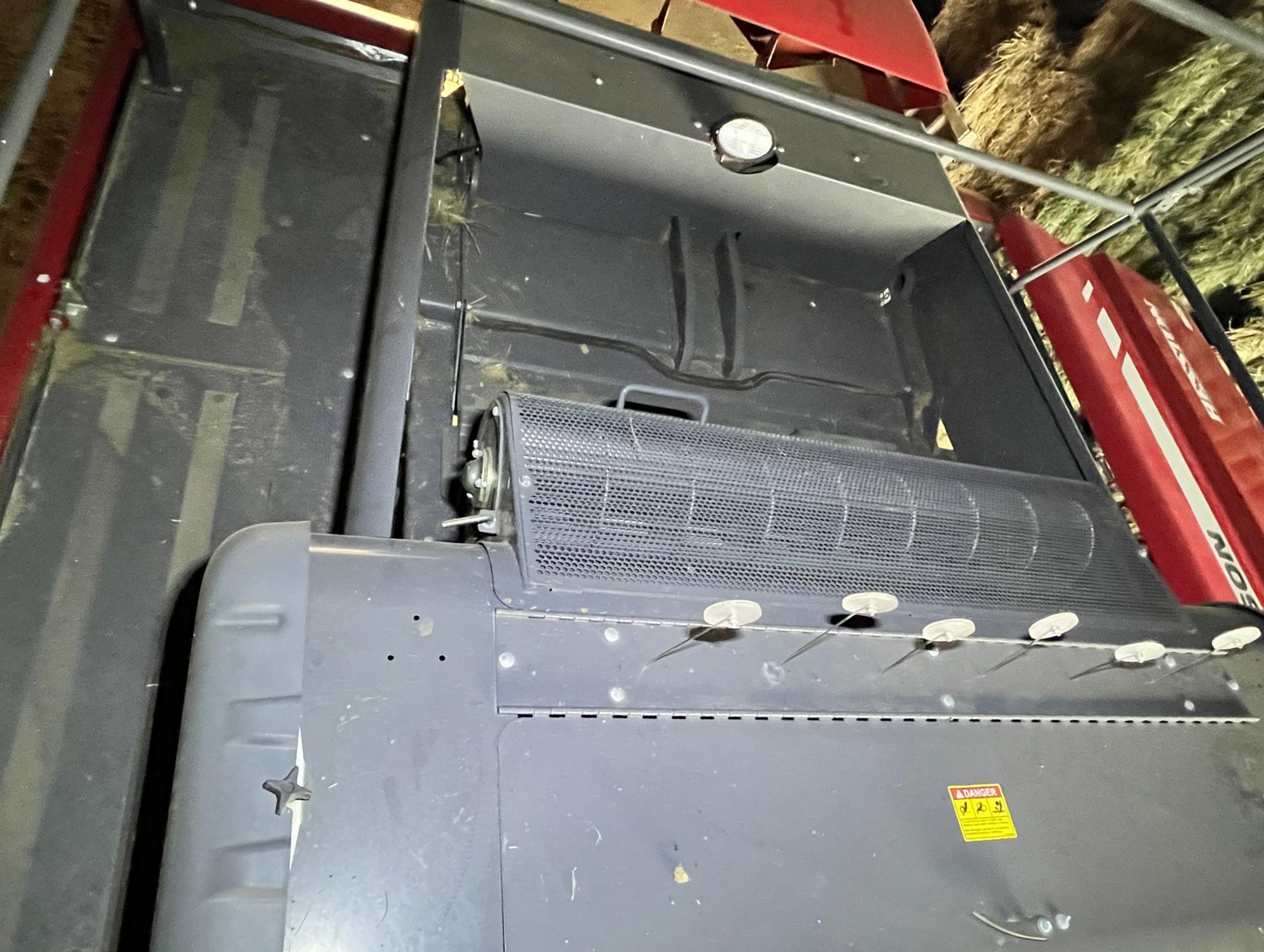 2018 MASSEY FERGUSON 2270 Hesston - Image 31