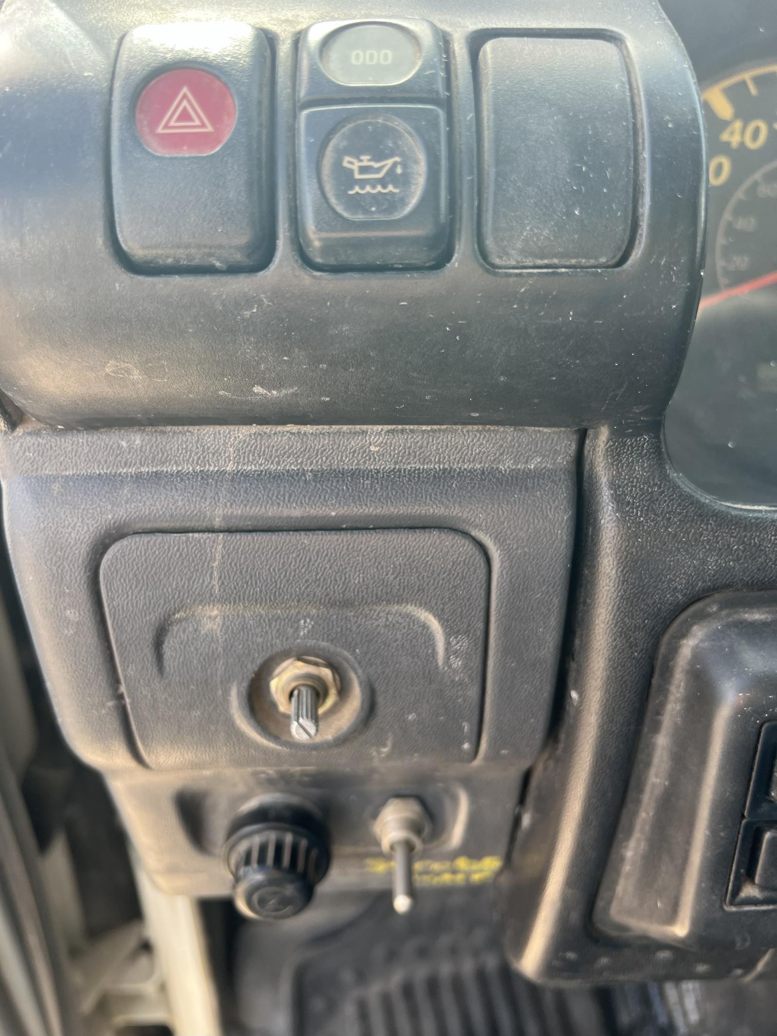 2006 ISUZU NQR - Image 38