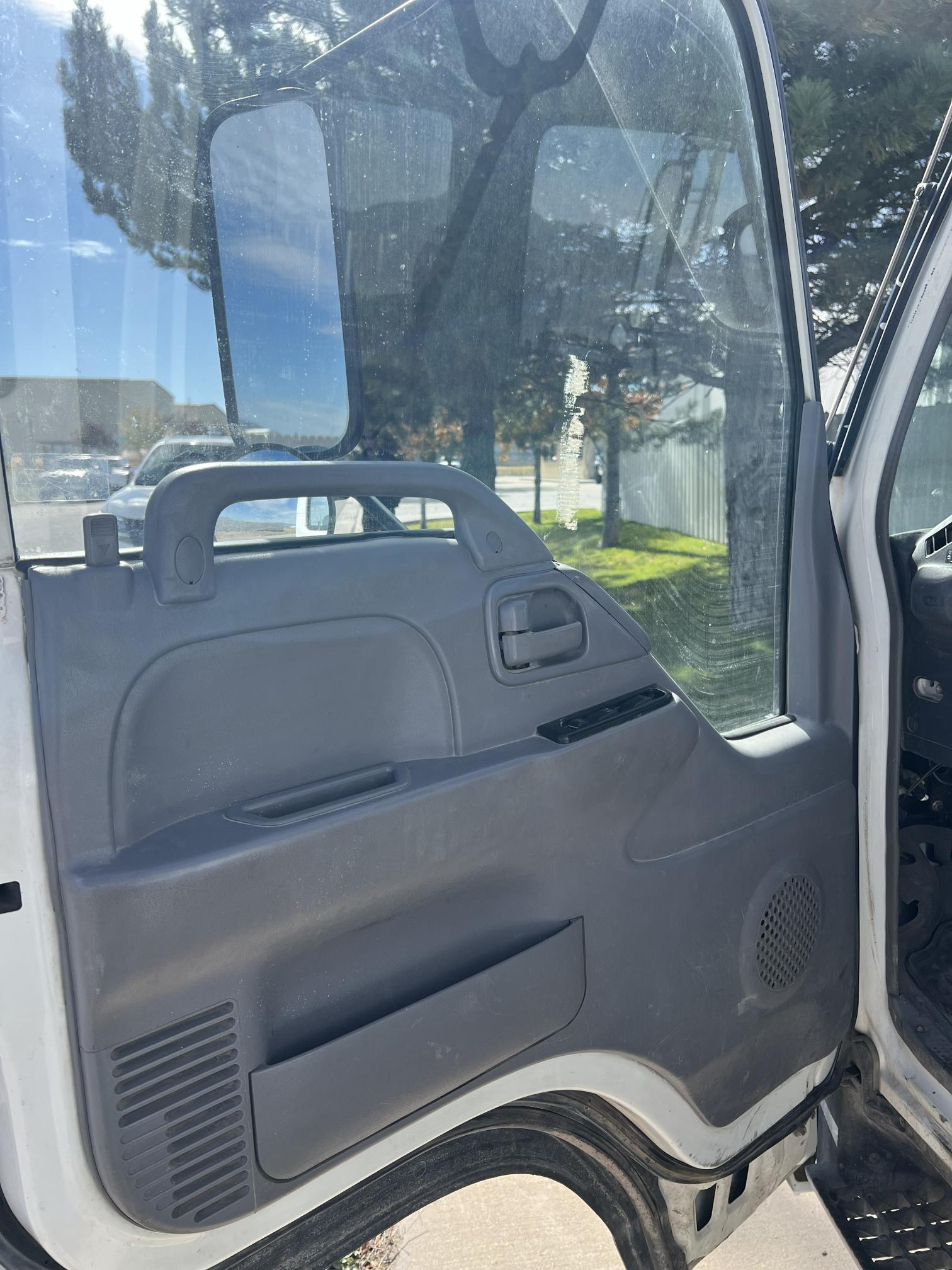 2006 ISUZU NQR - Image 27