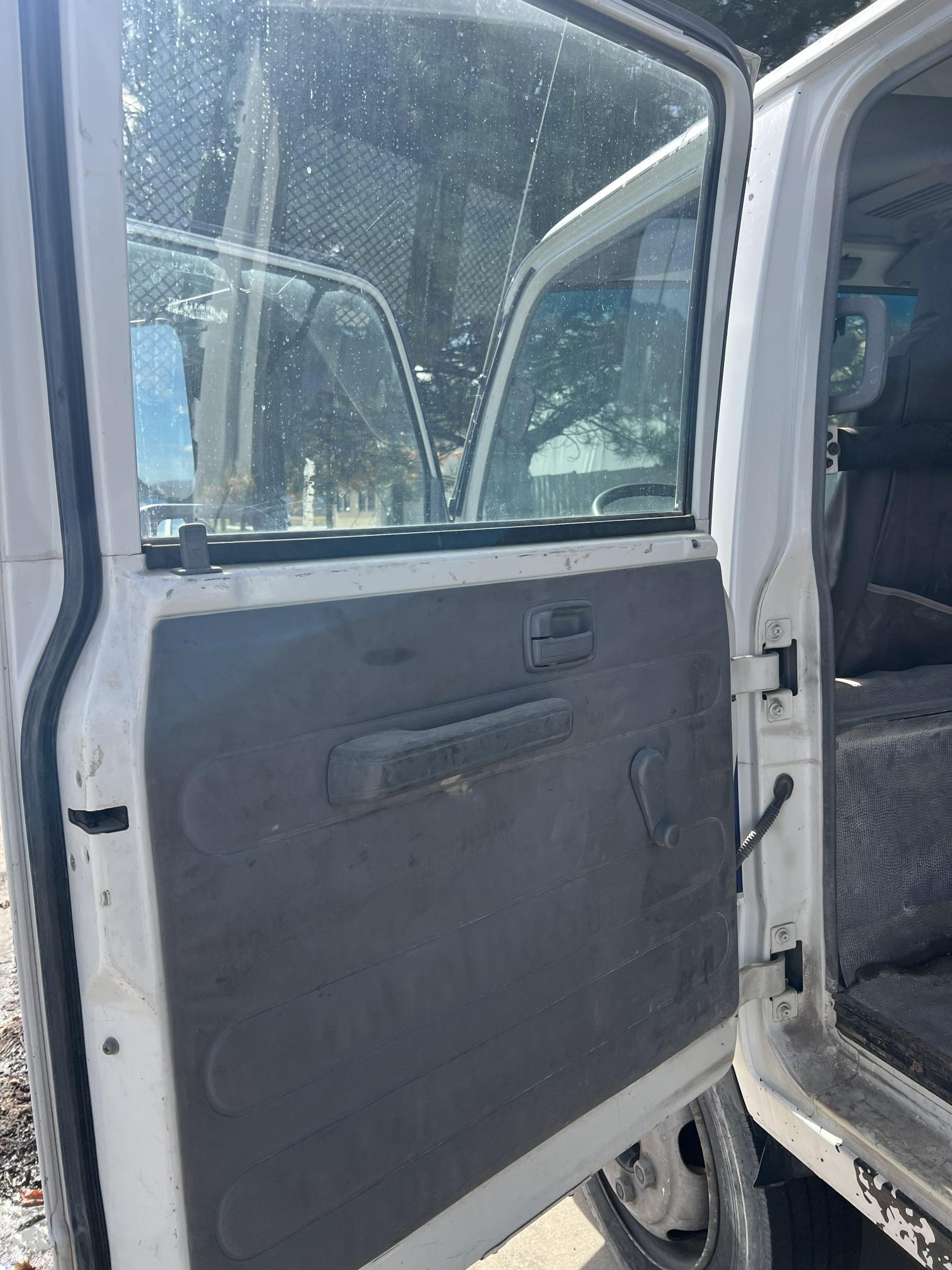 2006 ISUZU NQR - Image 32