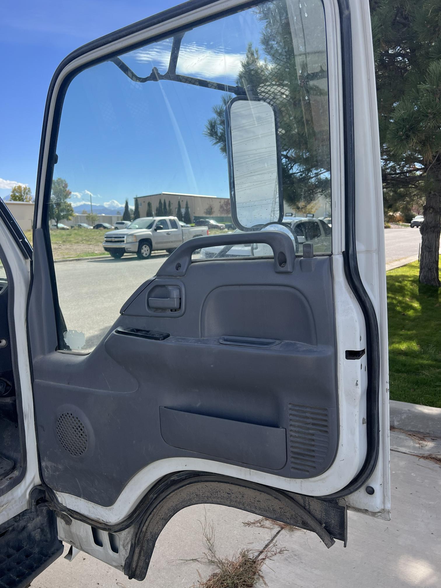 2006 ISUZU NQR - Image 30